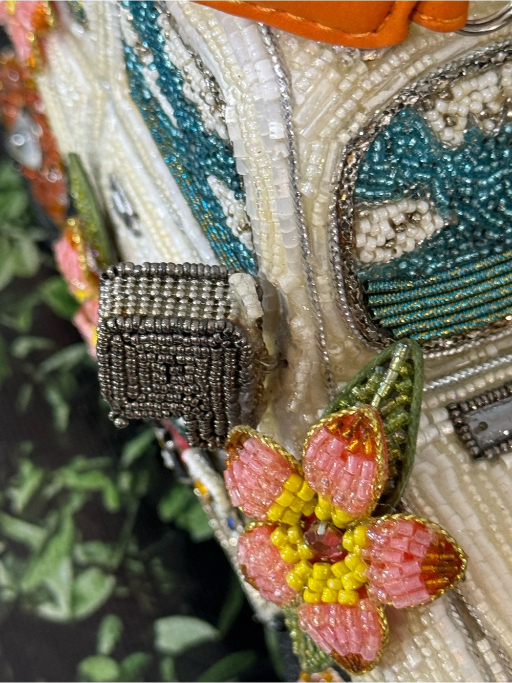 Mary Frances “Day Trip” Cream Beaded Camper Surf Theme Bag Cert of Authenticity - Picture 15 of 15